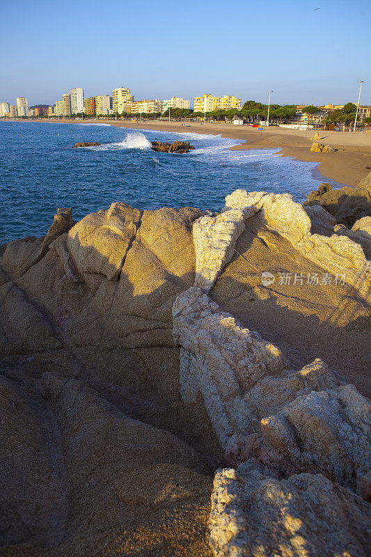 海滩上的Platja d'Aro岩石